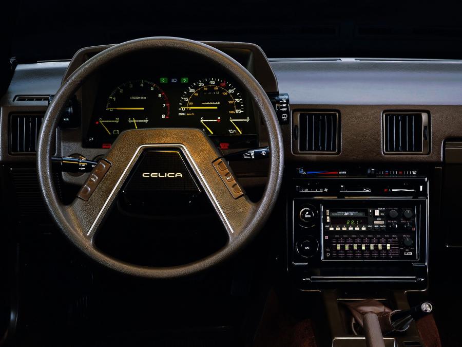 Торпедо Toyota Celica Liftback 1981 года  (NA) (фото 20 из 21)